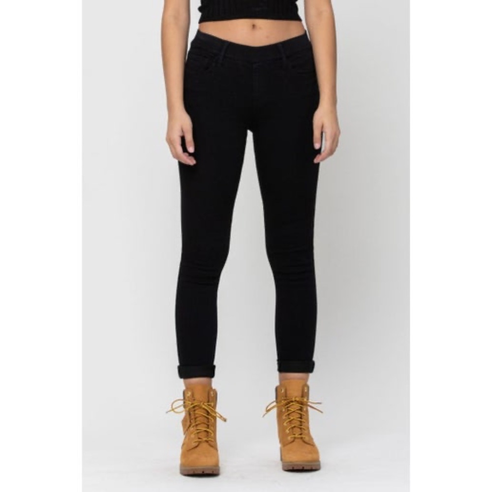Cello Jeans- Mid-Rise Pull-On Skinny (Black) NEW WITH TAGS